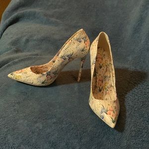 Women’s Aldo flower print heels.